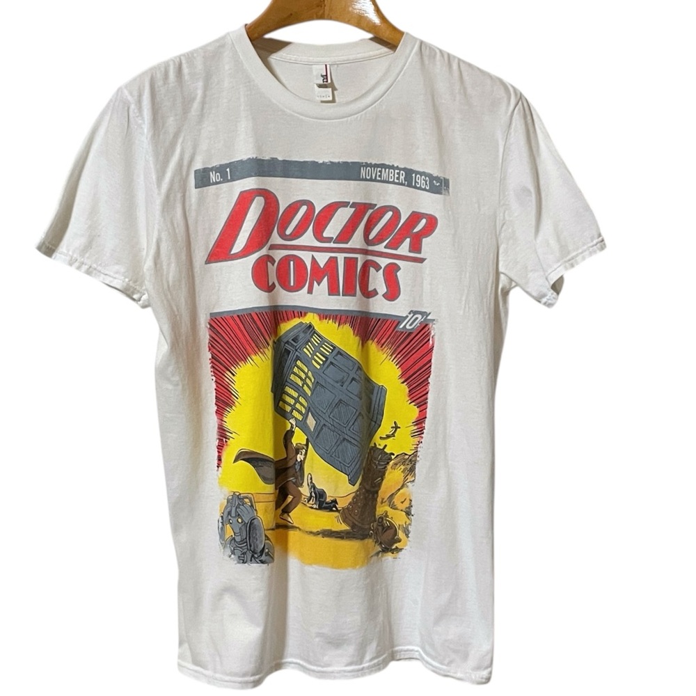 "Dr. Comics #1" Cover Graphic White Graphic T-Shirt Blue Police Box Size Large